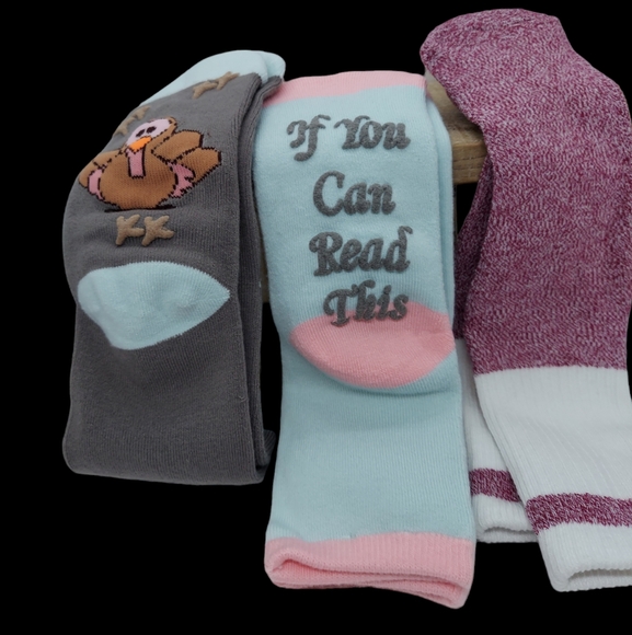 Lot of 3 pairs of  Women's Thanksgiving Socks NWOT - Picture 2 of 7